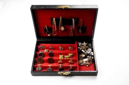A collection of men's accessories and a ladies' watch and brooch.