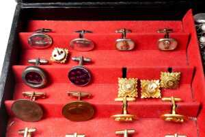 A collection of men's accessories and a ladies' watch and brooch. - 2