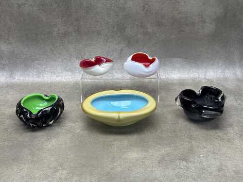 Five mid-century glass bowls & ashtrays, mostly Italian