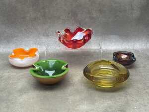 Five mid-century glass bowls & ashtrays, mostly Italian