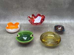 Five mid-century glass bowls & ashtrays, mostly Italian - 2