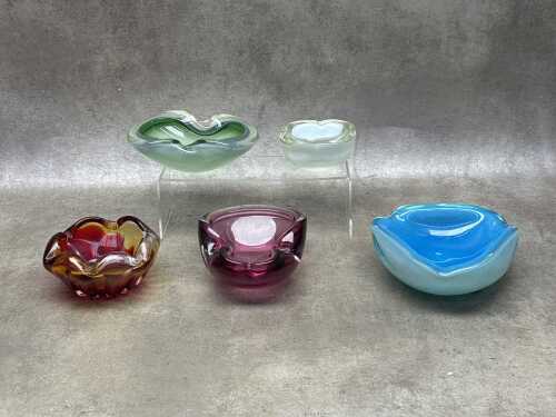 Five mid-century glass bowls & ashtrays, mostly Italian