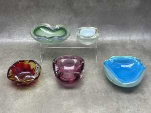 Five mid-century glass bowls & ashtrays, mostly Italian - 2