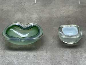 Five mid-century glass bowls & ashtrays, mostly Italian - 4