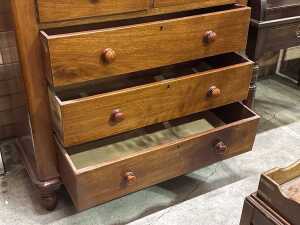 Pine chest of drawers - 2