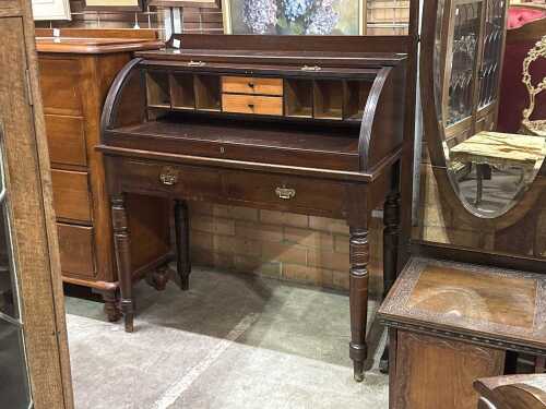 Victorian cylinder roll-top bureau on turned legs