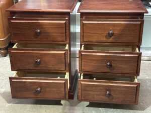Pair of pine three-drawer bedside cabinets - 3