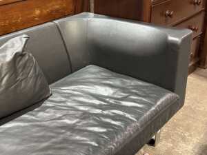Black leather three-seat sofa on chrome base - 3