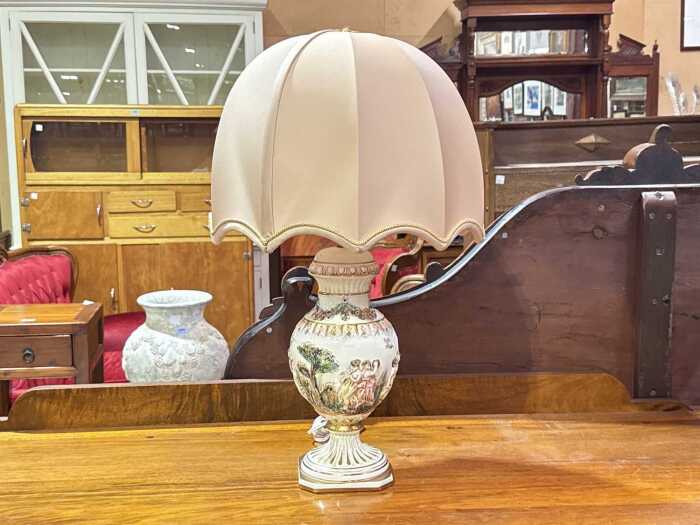 Italian Capodimonte ceramic lamp