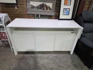 White three-door buffet - 3