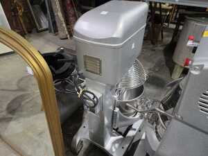 AG Equipment 30L planetary food and dough mixer with attachments - 3