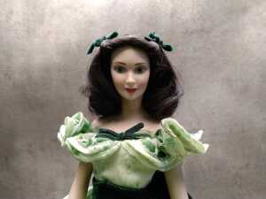 Franklin Mint 'Gone With The Wind' Scarlett O'Hara as 'Vivien Leigh' porcelain doll with stand - 3