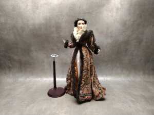Franklin Mint 'Gone With The Wind' Scarlett O'Hara as 'Paisley Robe' porcelain doll with stand