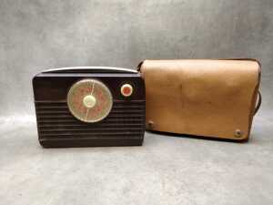 Four mantel and portable radios - 5