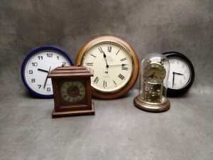 Assorted quartz clocks - 4
