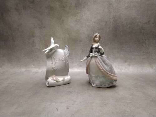 Two Lladro figures, including 'Collector's Society' plaque