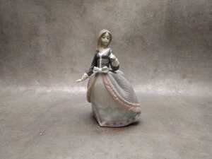 Two Lladro figures, including 'Collector's Society' plaque - 3
