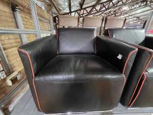 Pair of black leather armchairs - 3
