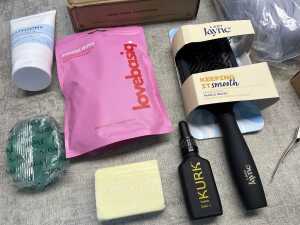 Group of beauty products - 4