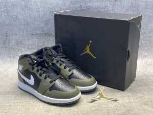 Nike Air Jordan 1 Mid (GS) size US 4 Kids