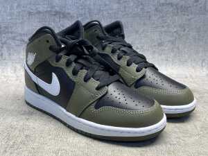 Nike Air Jordan 1 Mid (GS) size US 4 Kids - 3