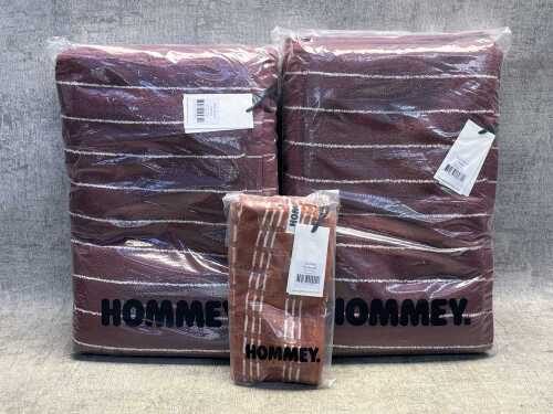 Two Hommey bath sheets & hair wrap