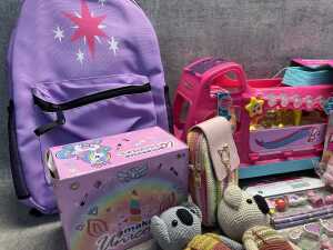 Group of Girls toys - 3