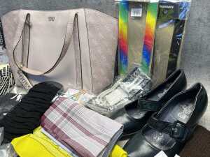 Group of Women's accessories - 3