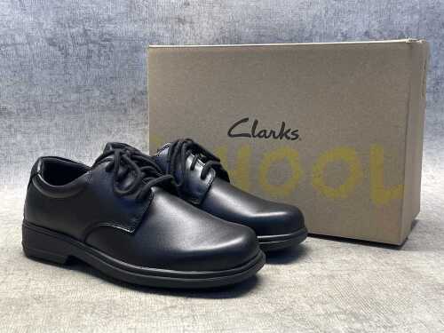 Clarks School Descent size UK 6.5 Men's