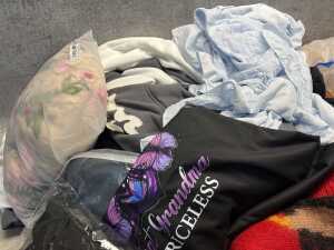 Group of assorted clothing & accessories - 2