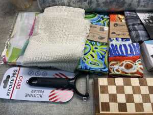 Group of homewares - 4