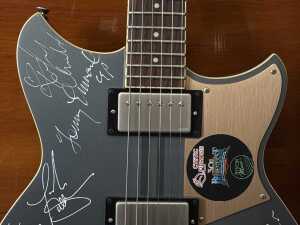 2019 30th Bluesfest signed Yamaha Revstar guitar - 3