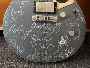 2019 30th Bluesfest signed Yamaha Revstar guitar - 4