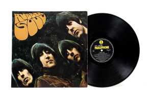 Two 1960s Australian-pressed mono Beatles vinyl records - 4