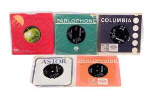 Seventeen Beatles and John Lennon 7" vinyl singles - 4