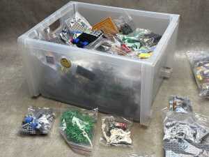 Assorted interlocking building blocks - 2