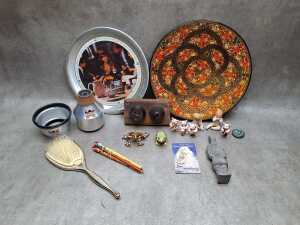 Assorted collectible timber items and trinkets - 2