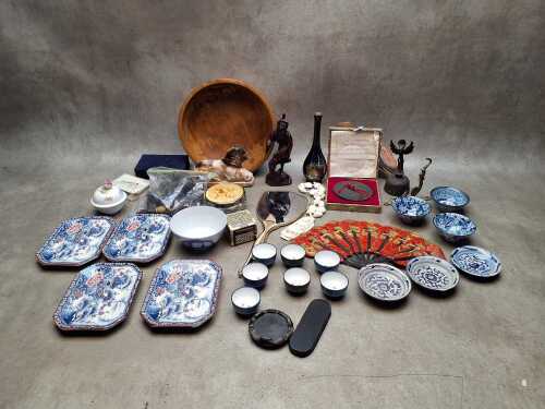 Collection of Oriental decorative items
