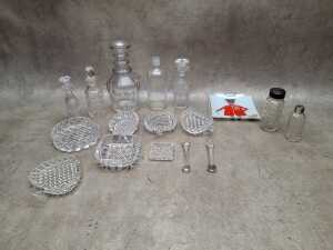 Assorted collectible trinkets and ornaments - 4