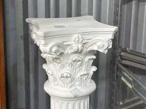 Classical-style white pedestal - 3