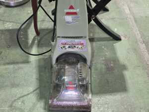 Bissell QuickWash carpet cleaner - 2