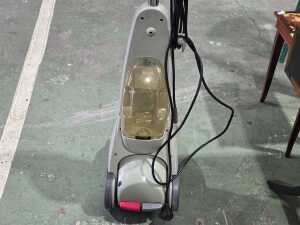 Bissell QuickWash carpet cleaner - 4