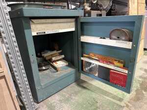 Black & Decker DeWalt Model 1100 radial arm saw - 4