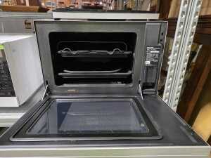 Sharp SuperSteam microwave oven - 2