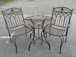 Three-piece metal bistro setting