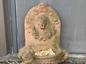 Group of three outdoor garden ornaments - 4