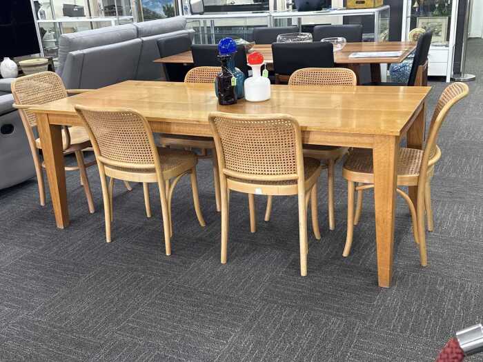 Eight-piece Thonet dining suite