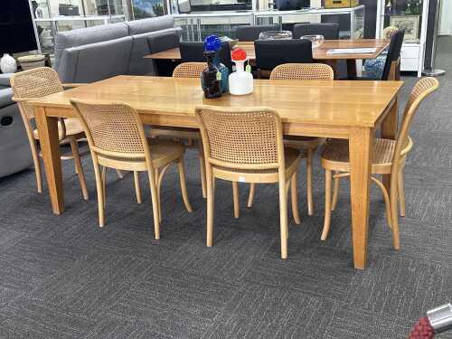 Eight-piece Thonet dining suite