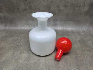 Mid-century Japanese squat red and white decanter - 2