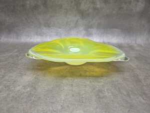 Mid-century opalescent art glass bowl in yellow - 2